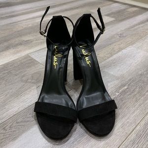 Lulus size 8 black pumps
